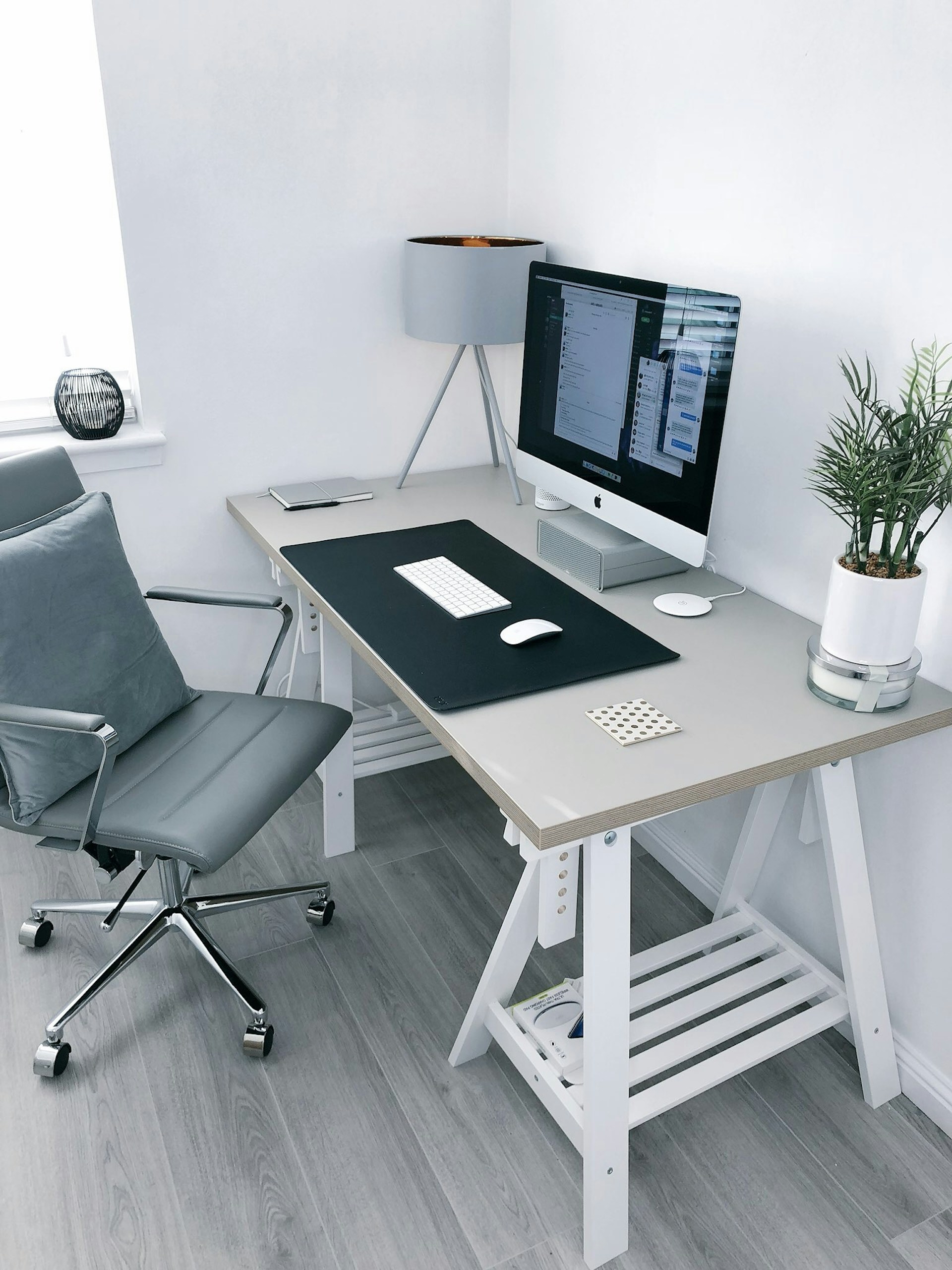 Bedroom office nook